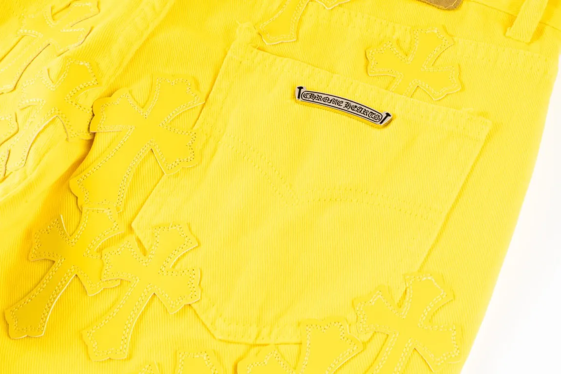 P270 New Chrome Hearts｜Cro Heart Fan Chengcheng’s same style of New York-limited large leather label dopamine yellow jeans. Charming dopamine personality jeans, indispensable for fashionistas. The same style for celebrities. A model touted by many bloggers. This new pair of pants is perfect in terms of shape and upper body. It is no exaggeration to say that making a pair of jeans is equivalent to the time of making 20 short-sleeved jeans. The fabric is made of high-quality imported denim. It has a unique high-end texture. I am very satisfied with it after washing and proofing several times. Style No.: 1613# Color: Yellow Size: 28 30 32 34